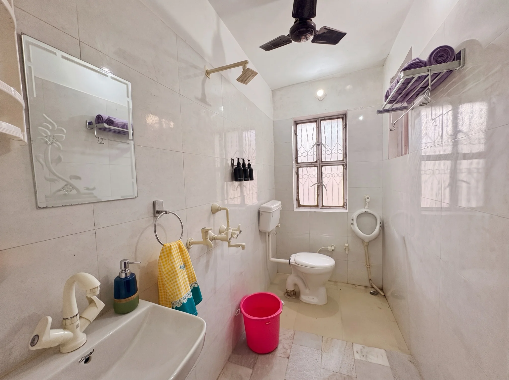 Full bathroom with hot water
